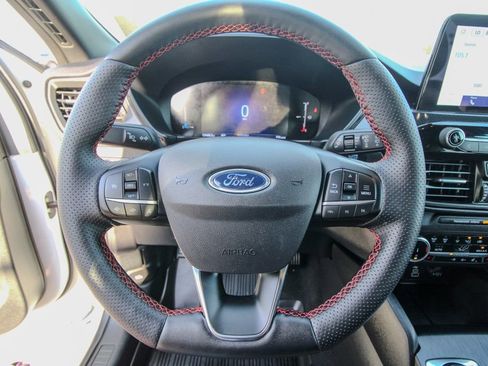 Used 2025 Ford Escape ST-Line Select AWD/4WD image 19