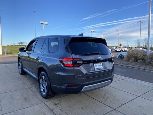 Used 2025 Honda Pilot EX-L image 8