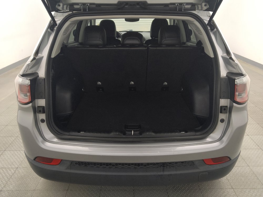 Used 2018 Jeep Compass Latitude AWD/4WD image 29