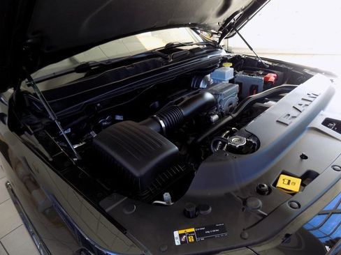 Certified 2022 RAM 1500 Limited w/ Night Edition image 37