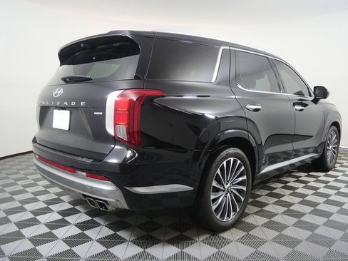 Used 2023 Hyundai Palisade Calligraphy AWD/4WD image 3