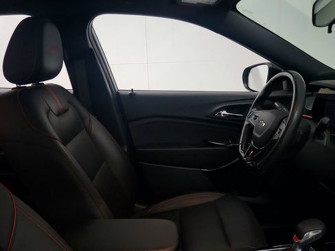 Certified 2024 Chevrolet Trax RS w/ Sunroof Package FWD image 29