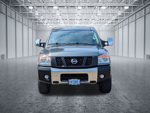 Used 2015 Nissan Titan SL w/ SL Moonroof Package AWD/4WD image 8