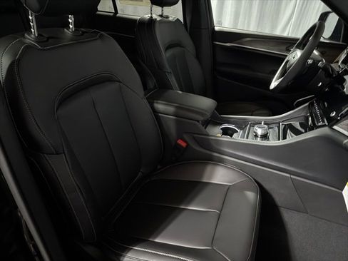 New 2026 Jeep Grand Cherokee Limited w/ Limited Altitude Package image 18