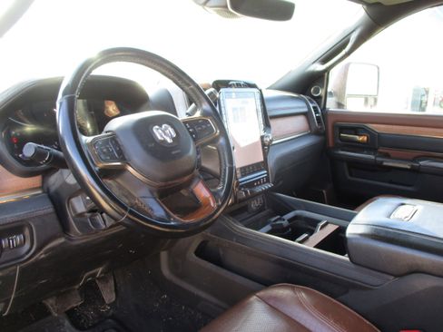 Used 2023 RAM 2500 Limited image 9