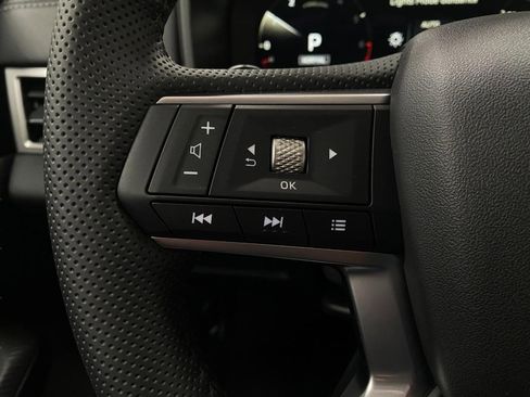 Used 2025 Mitsubishi Outlander SE image 16