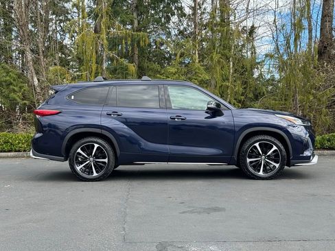 Used 2021 Toyota Highlander XSE AWD/4WD image 23
