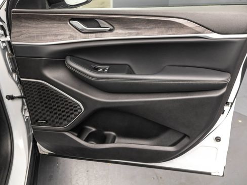 Used 2022 Jeep Grand Cherokee Limited 4xe image 43