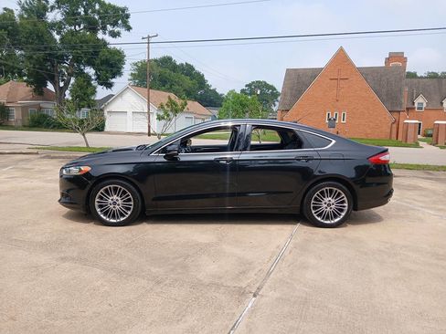 Used 2013 Ford Fusion SE FWD image 4