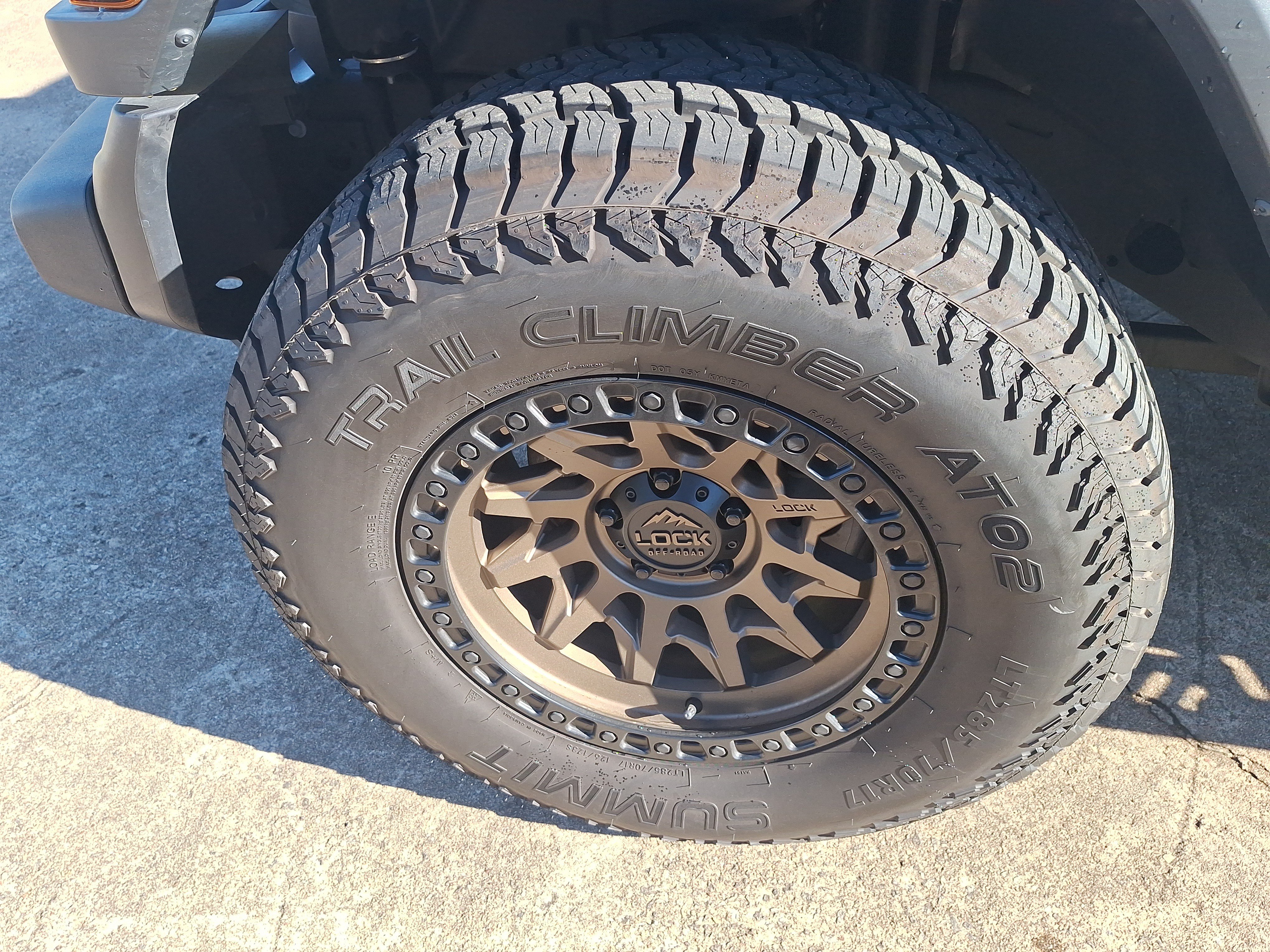 Used 2025 Jeep Wrangler Unlimited Sport AWD/4WD image 8