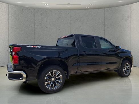 Used 2023 Chevrolet Silverado 1500 LT AWD/4WD image 5