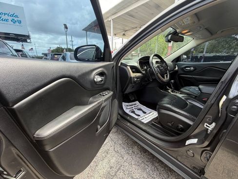 Used 2016 Jeep Cherokee Limited FWD image 9