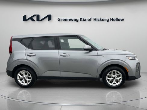 Certified 2022 Kia Soul LX w/ Technology Package image 8