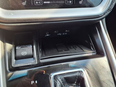 Used 2020 Subaru Outback Limited image 8