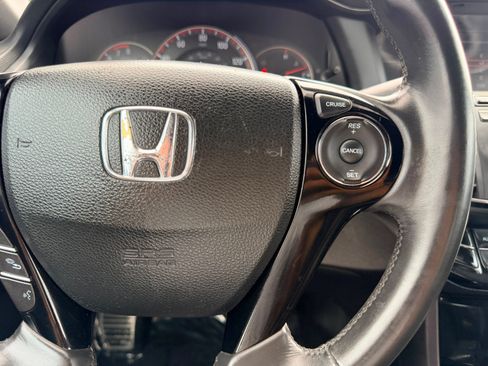 Used 2017 Honda Accord Sport image 32