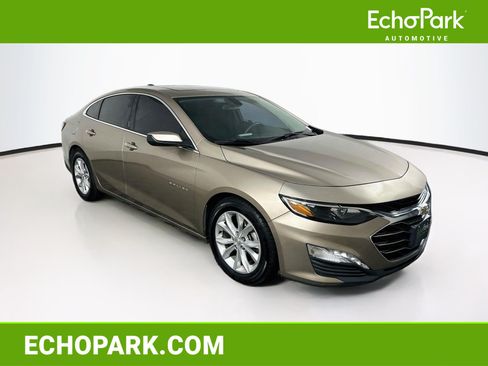 Used 2019 Chevrolet Malibu LT FWD image 1