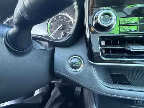 Certified 2022 Toyota Highlander Platinum image 17