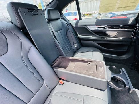 Used 2019 BMW 740i w/ M Sport Package RWD image 16