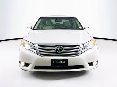 Used 2012 Toyota Avalon Limited image 2