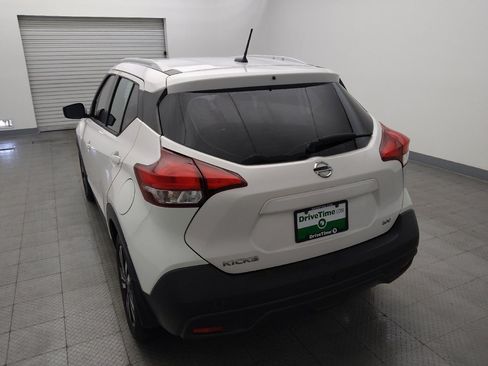 Used 2018 Nissan Kicks SV w/ Exterior Electronics Package FWD image 6