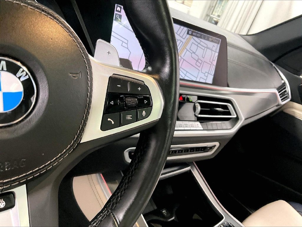 Used 2022 BMW X5 xDrive40i w/ M Sport Package AWD/4WD image 25
