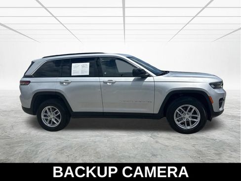 Used 2024 Jeep Grand Cherokee Laredo X w/ Luxury Tech Group I AWD/4WD image 4
