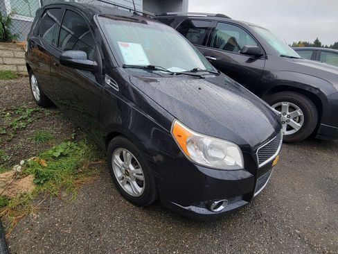 Used 2010 Chevrolet Aveo5 LT image 2