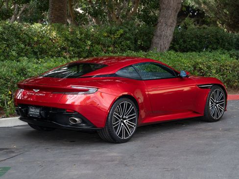 Used 2024 Aston Martin DB12 Coupe image 3