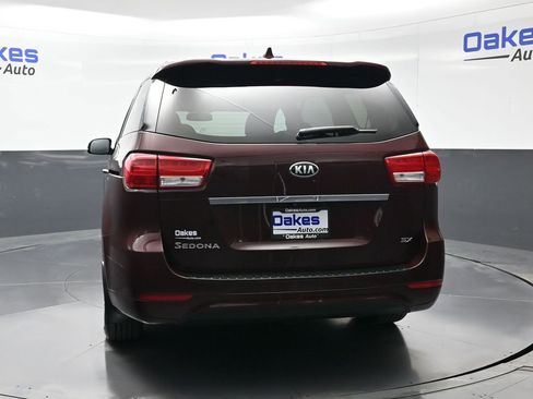 Used 2017 Kia Sedona SX image 7