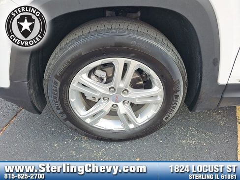 Used 2024 GMC Terrain SLE image 30