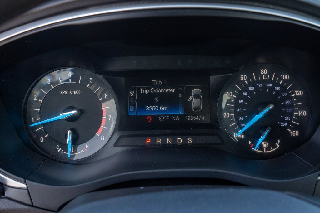 Used 2016 Ford Fusion SE FWD image 26
