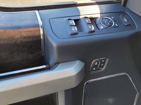 Used 2022 Ford F250 Lariat w/ Lariat Value Package image 28