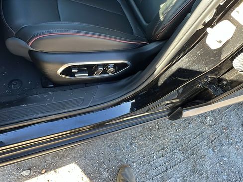 Used 2024 Jeep Wagoneer Launch Edition image 17