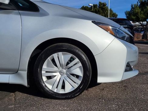 Used 2025 Nissan Leaf S image 28