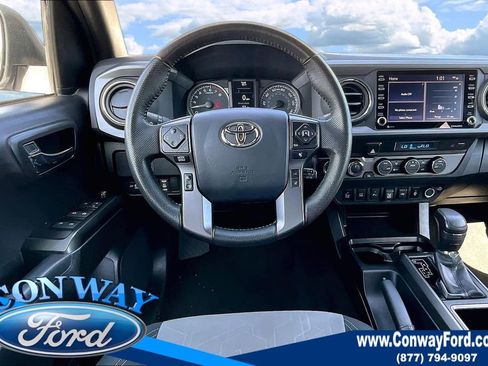 Used 2022 Toyota Tacoma TRD Off-Road w/ Technology Package image 11