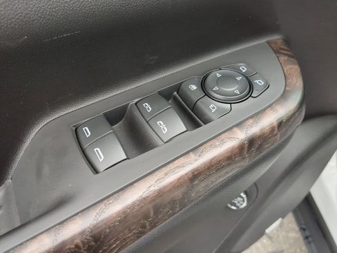 Used 2023 GMC Acadia Denali w/ Denali Ultimate Package AWD/4WD image 22
