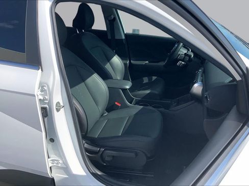 Used 2024 Hyundai Kona Limited FWD image 9