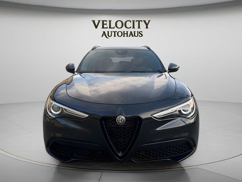 Used 2019 Alfa Romeo Stelvio Ti Sport w/ Quick Order Package 22S Sport AWD/4WD image 2