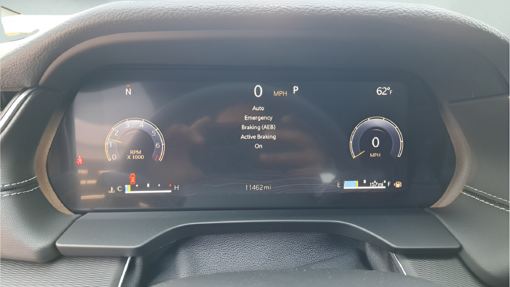 Used 2025 Jeep Grand Cherokee Laredo AWD/4WD image 17