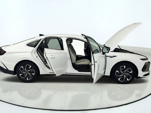 Used 2025 Hyundai Sonata SEL FWD image 15
