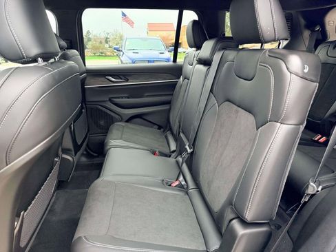 New 2026 Jeep Grand Cherokee L 4WD image 10