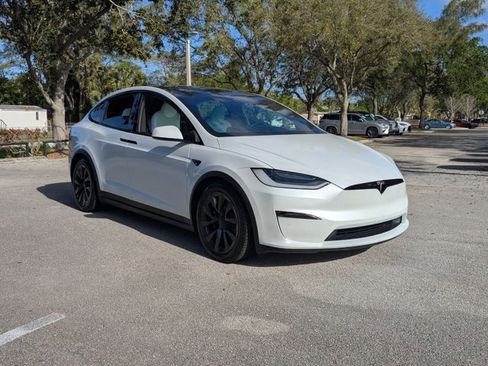 Used 2023 Tesla Model X image 3