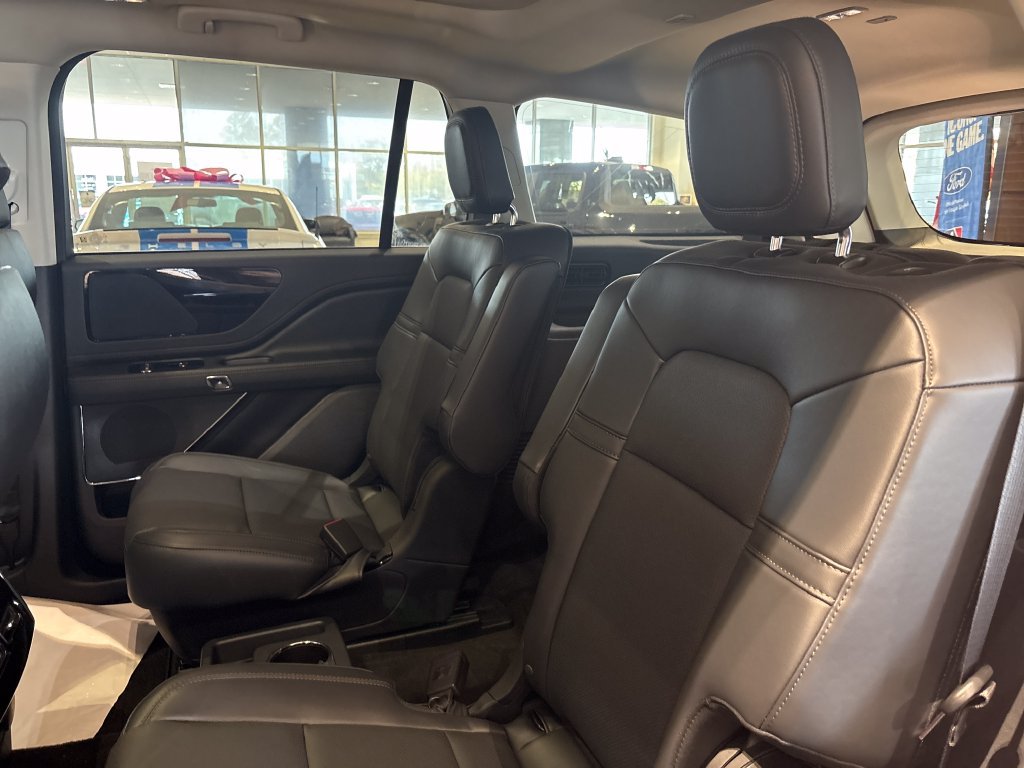 New 2027 Lincoln Aviator AWD image 26