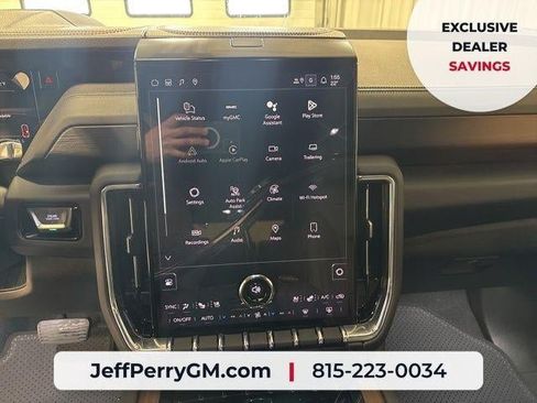 New 2026 GMC Yukon Denali w/ Denali Reserve Package AWD/4WD image 12