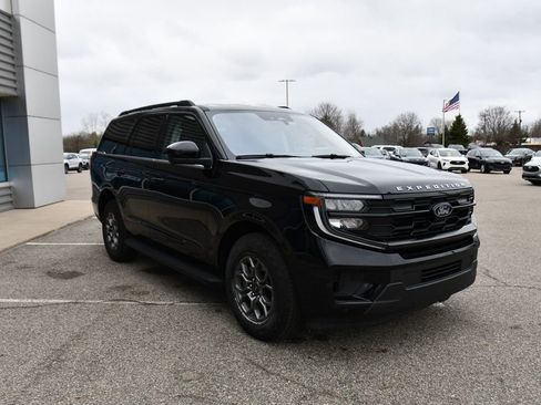 Used 2025 Ford Expedition Active image 9