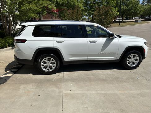 Used 2023 Jeep Grand Cherokee L Limited image 11