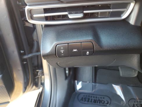 Used 2021 Hyundai Elantra SEL image 29