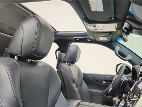 Used 2023 Lexus LX 600 4WD w/ Luxury Package image 21