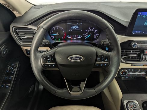 Certified 2020 Ford Escape SEL FWD image 17