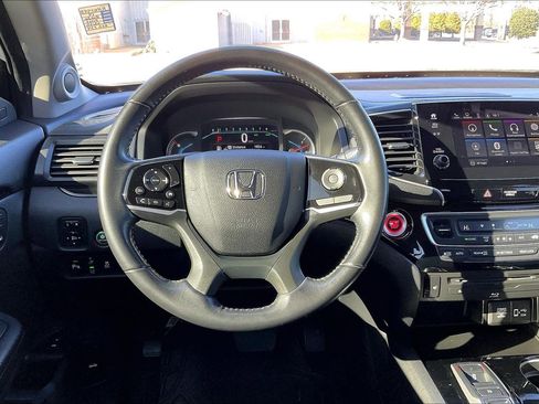 Used 2019 Honda Pilot Touring image 5
